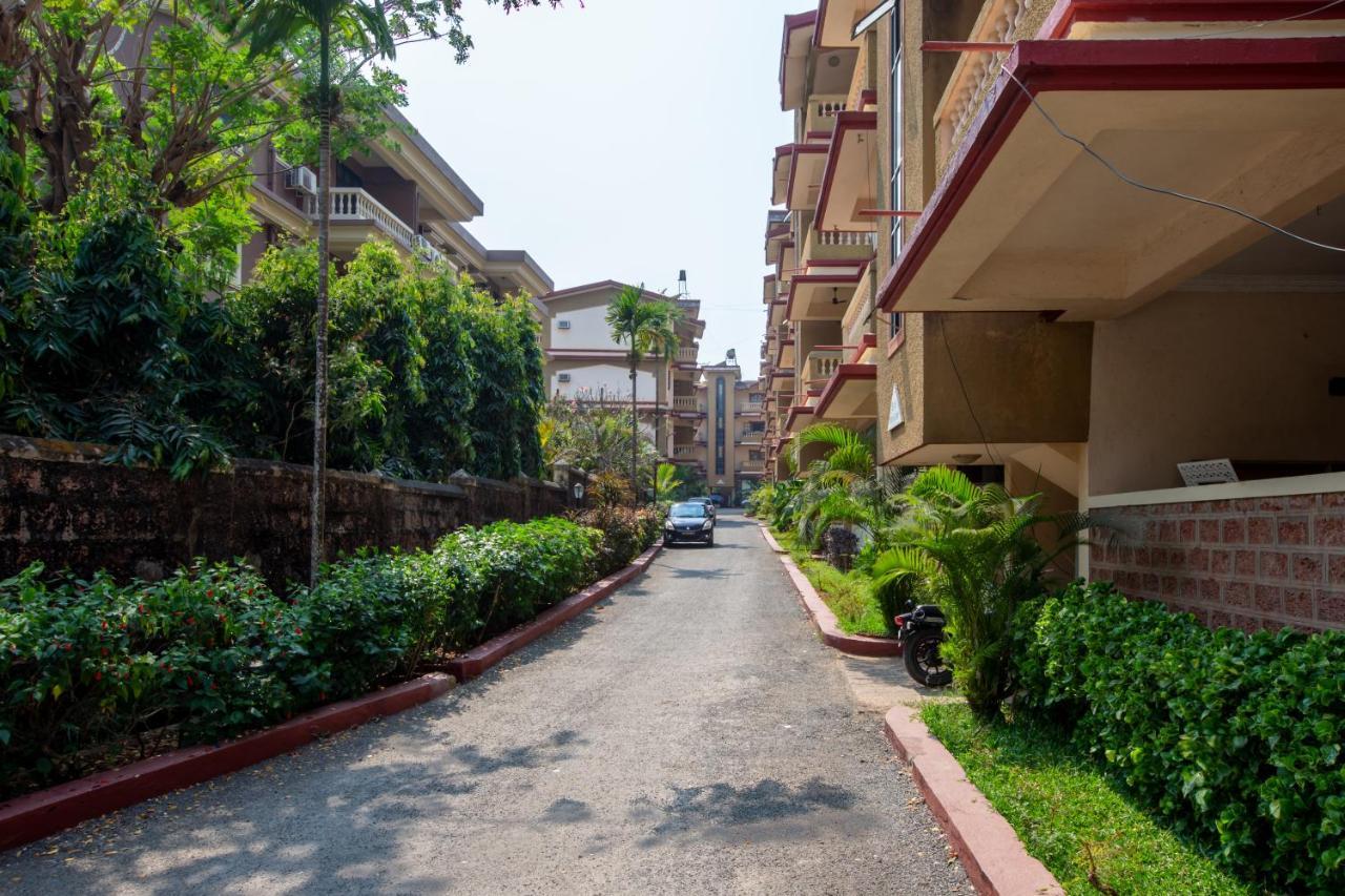 2bhk Near With Pool By Roomzaway