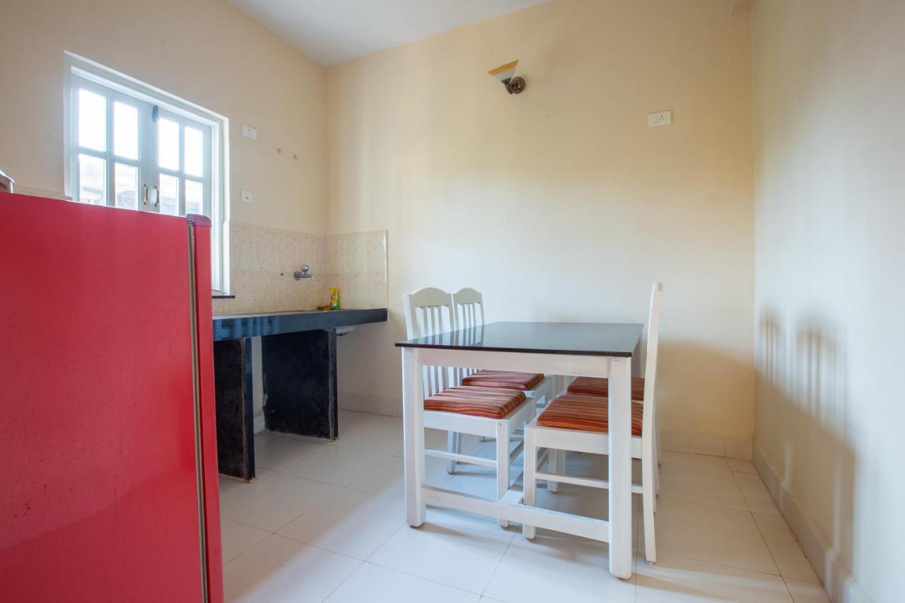 2bhk Near With Pool By Roomzaway Apartment Candolim